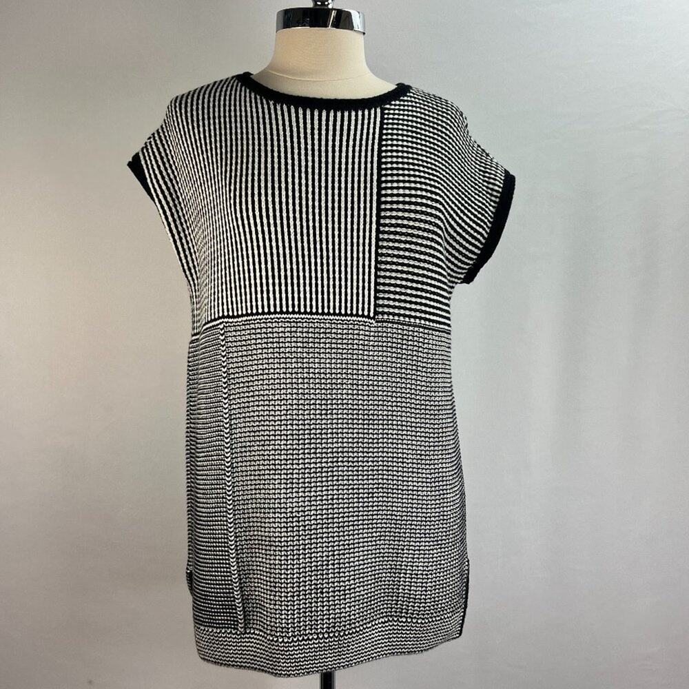 ST. JOHN Sz P US 2 Women's Black White Pullover Poncho Sweater